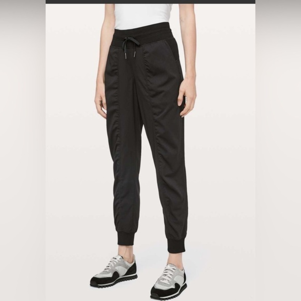 Lululemon Dance Studio Jogger *29"